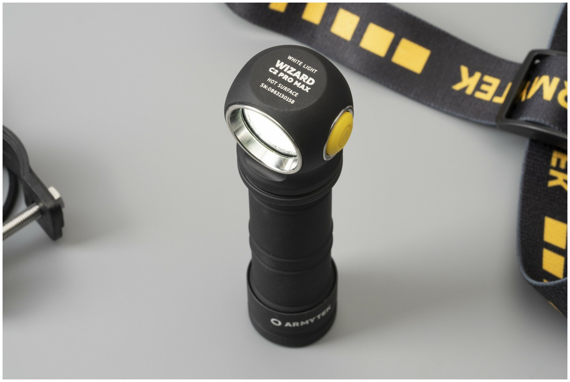 Фонарь Armytek Wizard C2 Pro MAX (теплый) F06701W