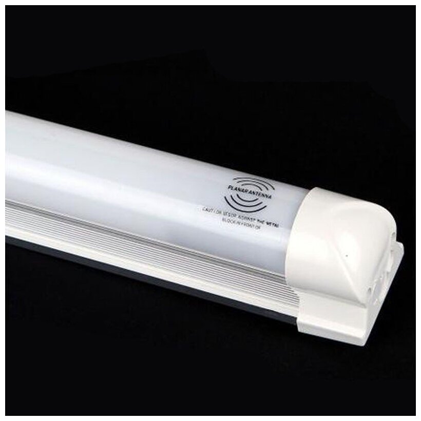 фото Накладной светодиодный линейный светильник T8 с радиоволновым датчиком движения 60см-белый