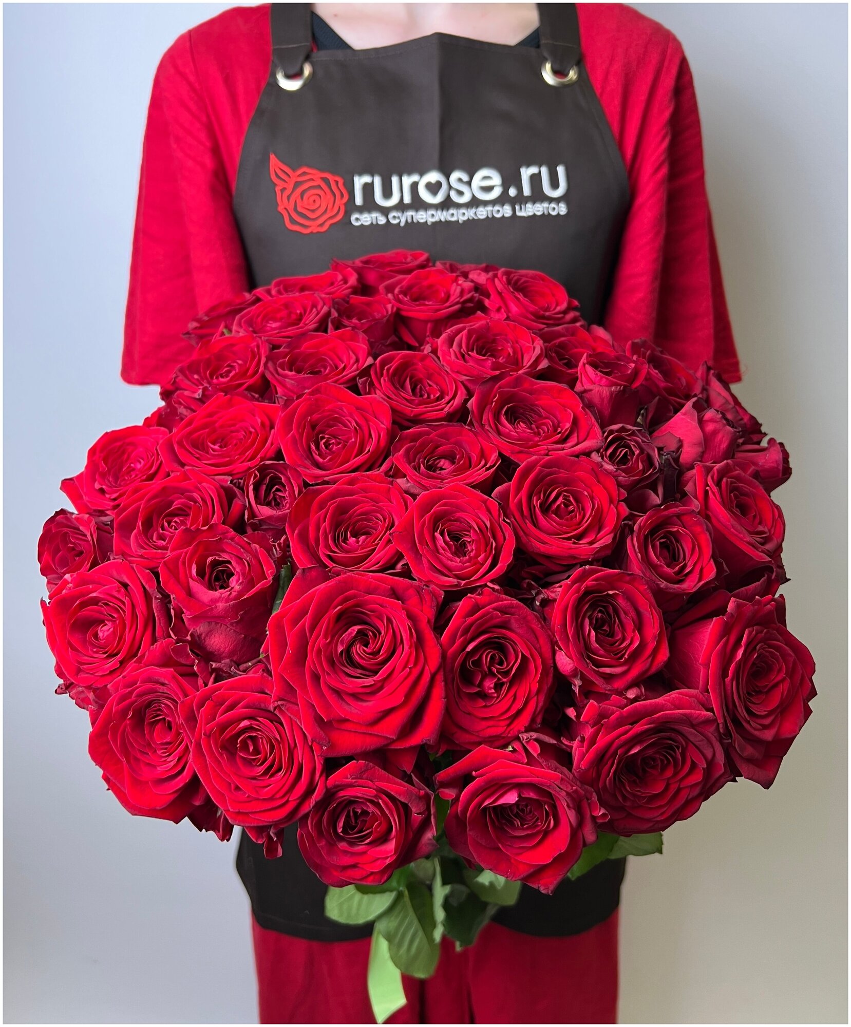 Роза красная Ред Наоми 70 см, 51 шт