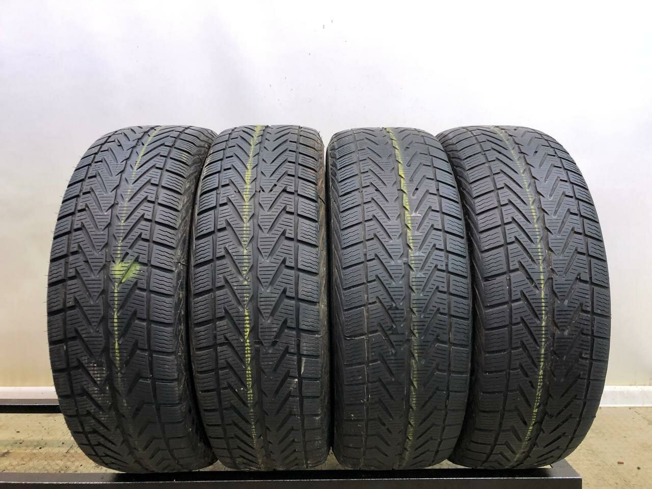 Vredestein Wintrac 4 Xtreme 235/65 R17 БУ Шины Зимние