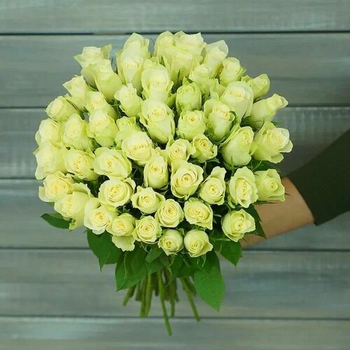 Изображение товара Букет живых цветов из 51 белая роза, 38 см , от Букет Маркет