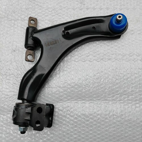 Рычаг правый Chevrolet Spark M300 Ravon R2 3900₽