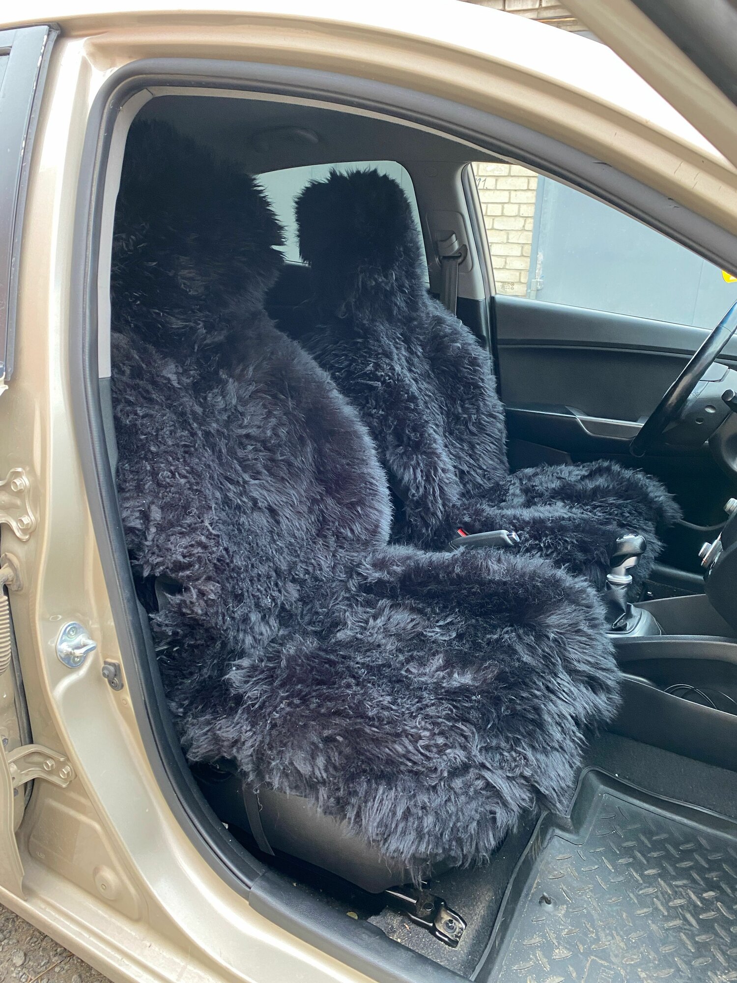 Накидки чехлы на сиденье авто мех натуральная овчина, длинный ворс, набор 2 шт. Черный (57002)