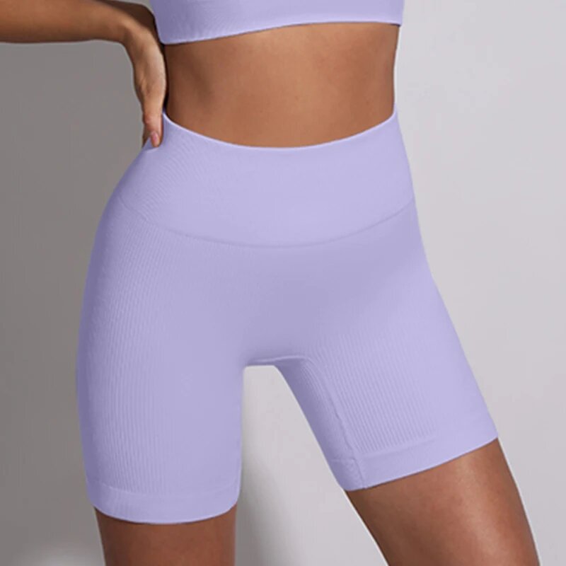 Шорты спортивные  размер L сиреневый