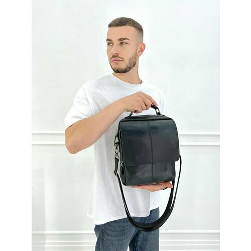 фото Сумка мессенджер , фактура гладкая, черный нет бренда