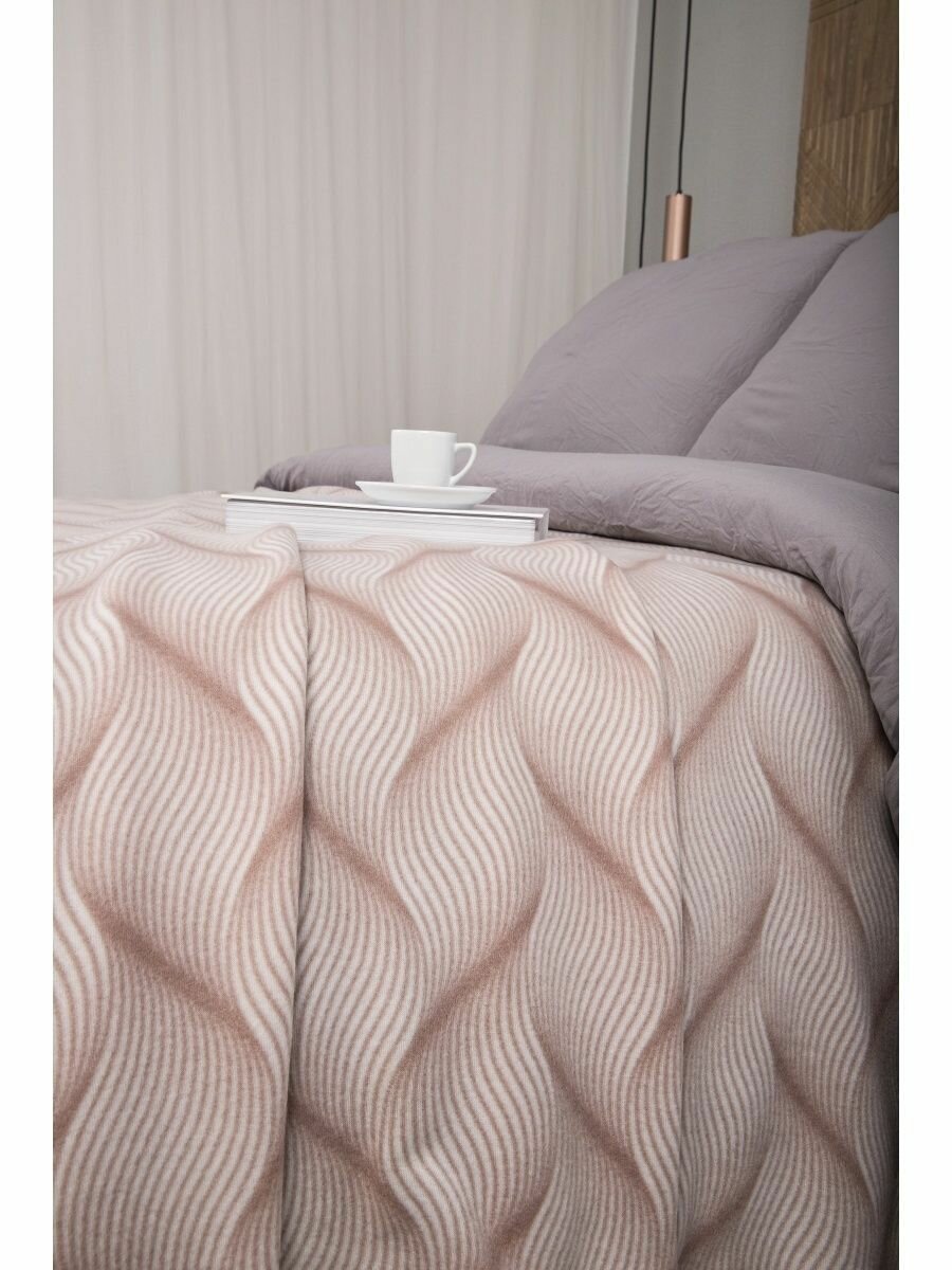 Плед флисовый 130х170 на кровать для пикника, "Волны", цвет бежевый.