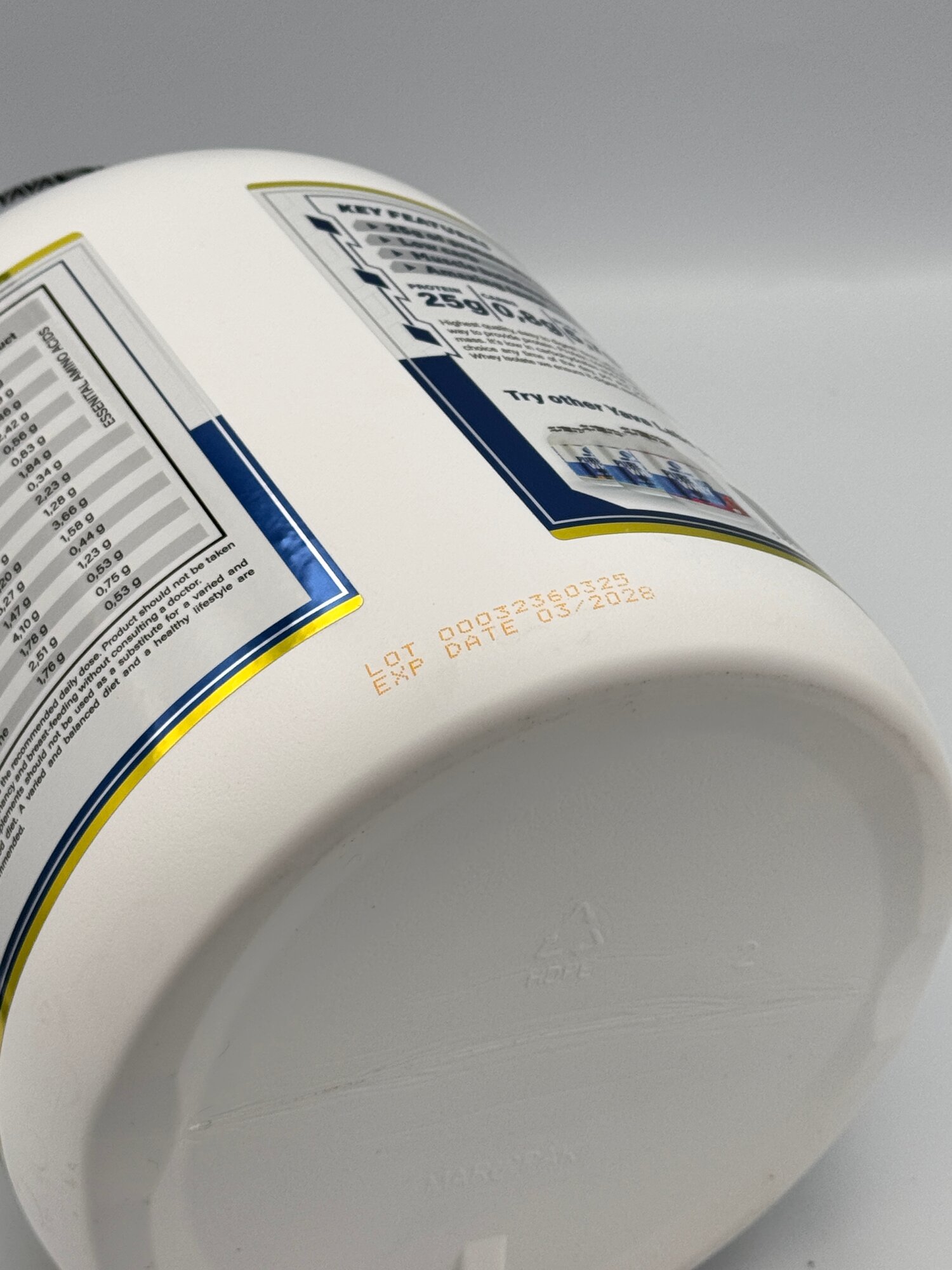 Yava Labs Isolate 2kg Banan протеин Изолаят банан вкус для мыщц — фото 1