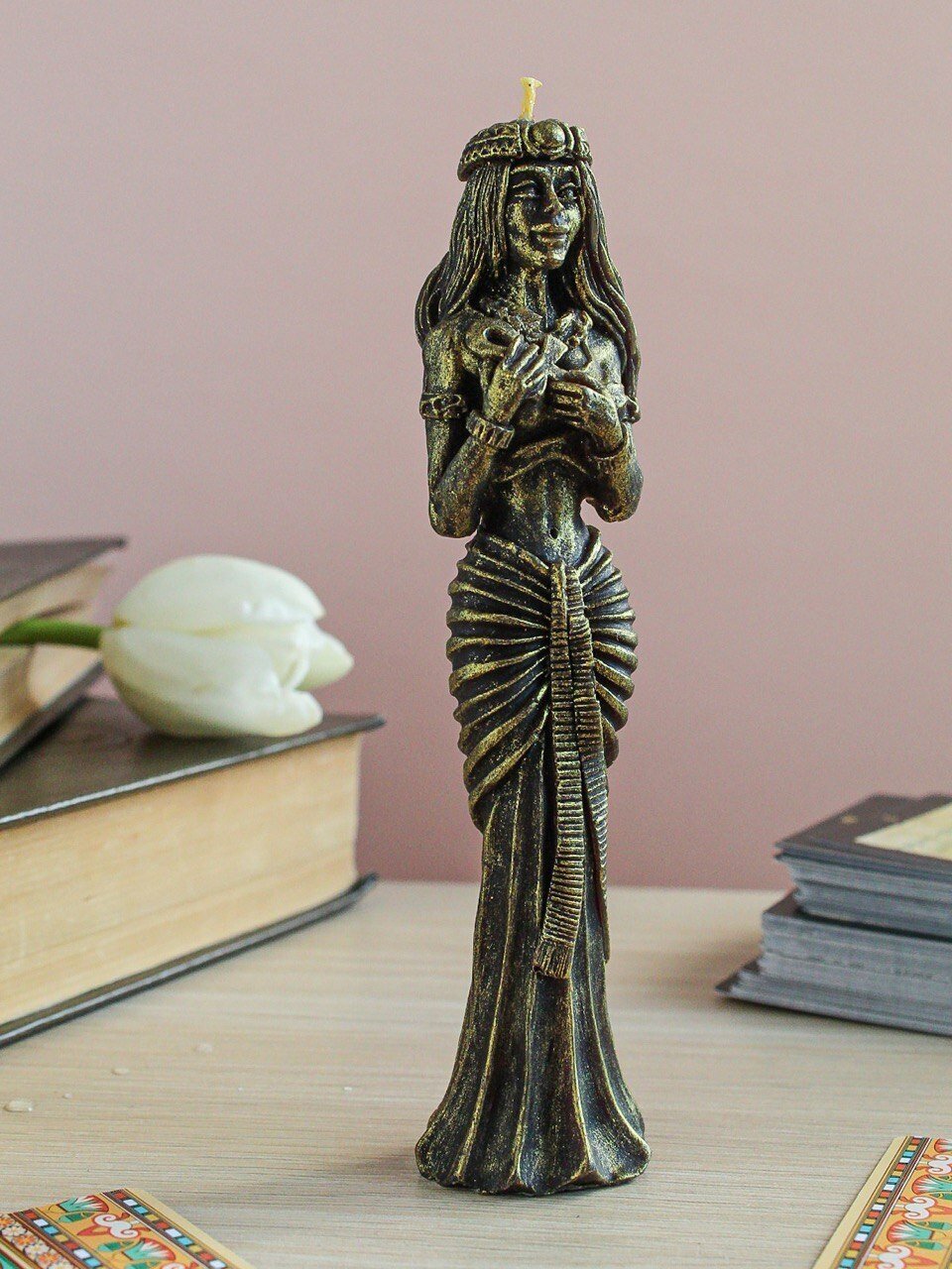 Свеча фигурная богиня Исида из пчелиного воска, ритуальная, алтарная