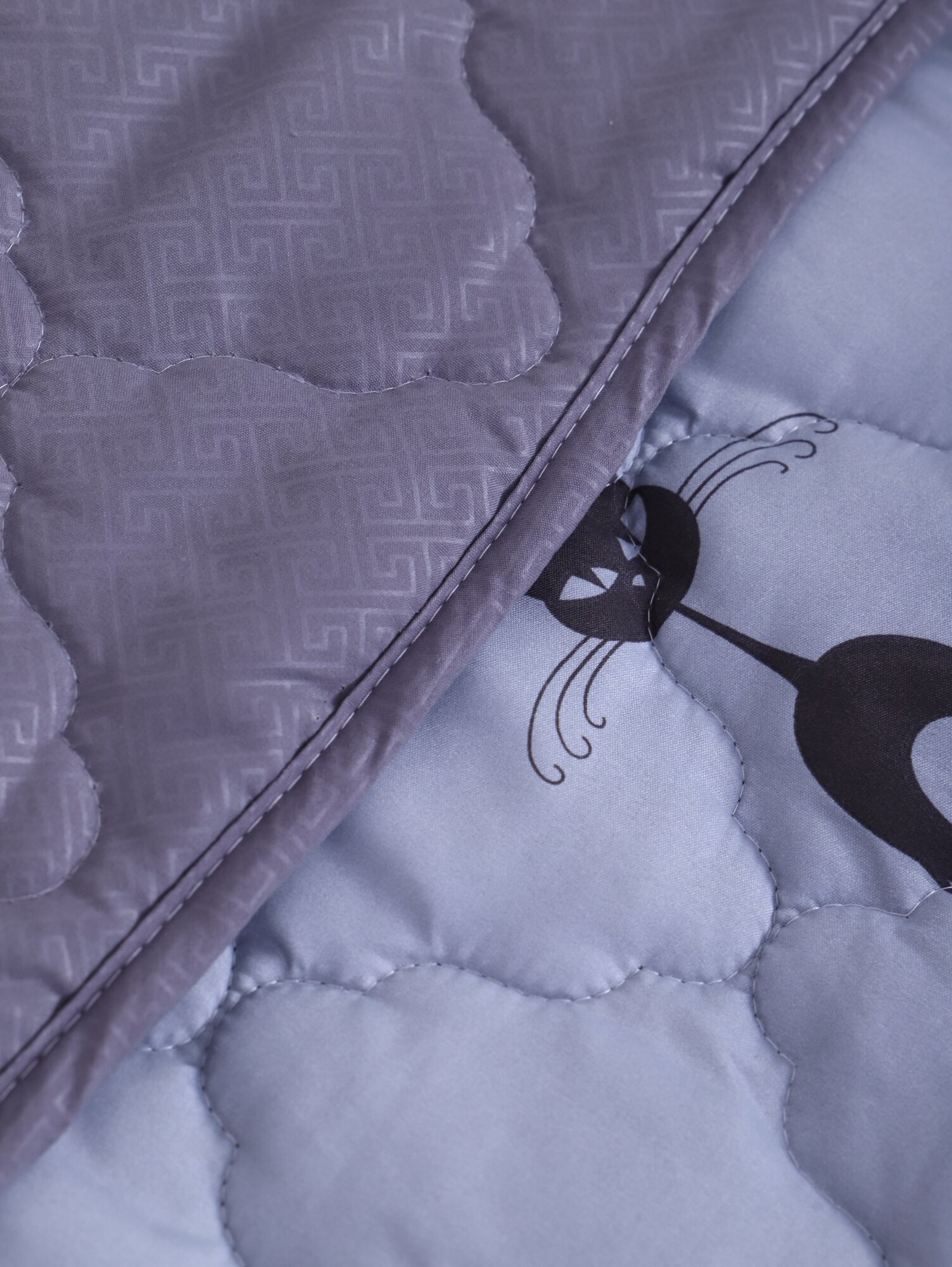 Одеяло стеганое 1,5 спальное 140х205, облегченное, в чехле из полисатина - фотография № 10
