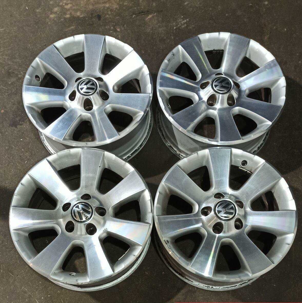 Колесные диски Volkswagen 6.5xR16/5x112 67.1 Серебристый с полированной лицевой поверхностью (оригинал)