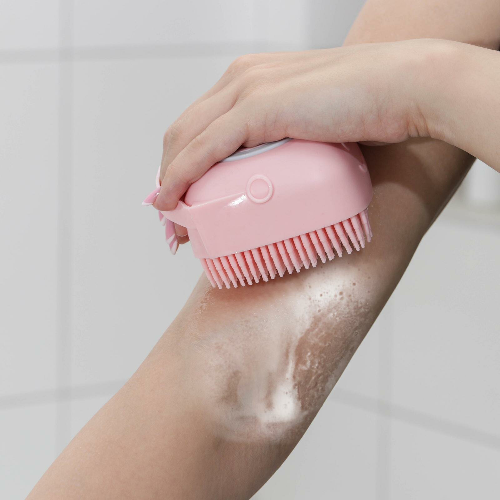 фото Щётка силиконовая с ёмкостью для мыла Доляна, цвет микс