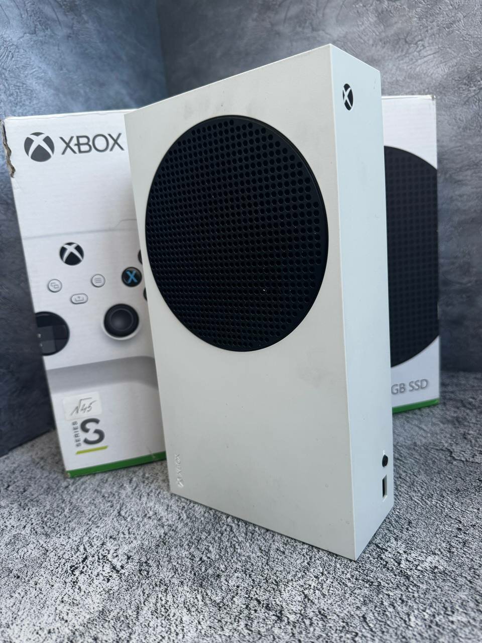 Игровая приставка Microsoft Xbox Series S 512 ГБ SSD, без игр, белый/черный
