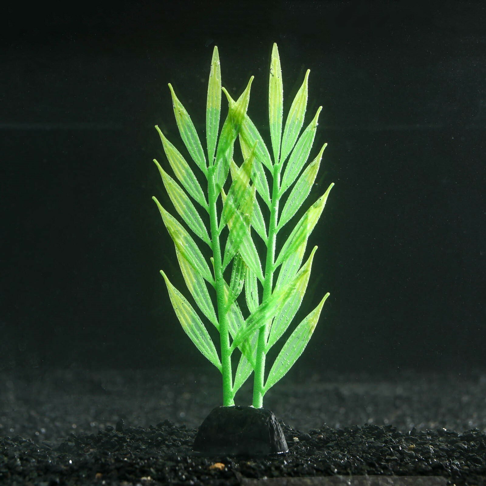 Растение силиконовое аквариумное, светящееся в темноте, 6,5 х 18 см, зелёное (1шт.)