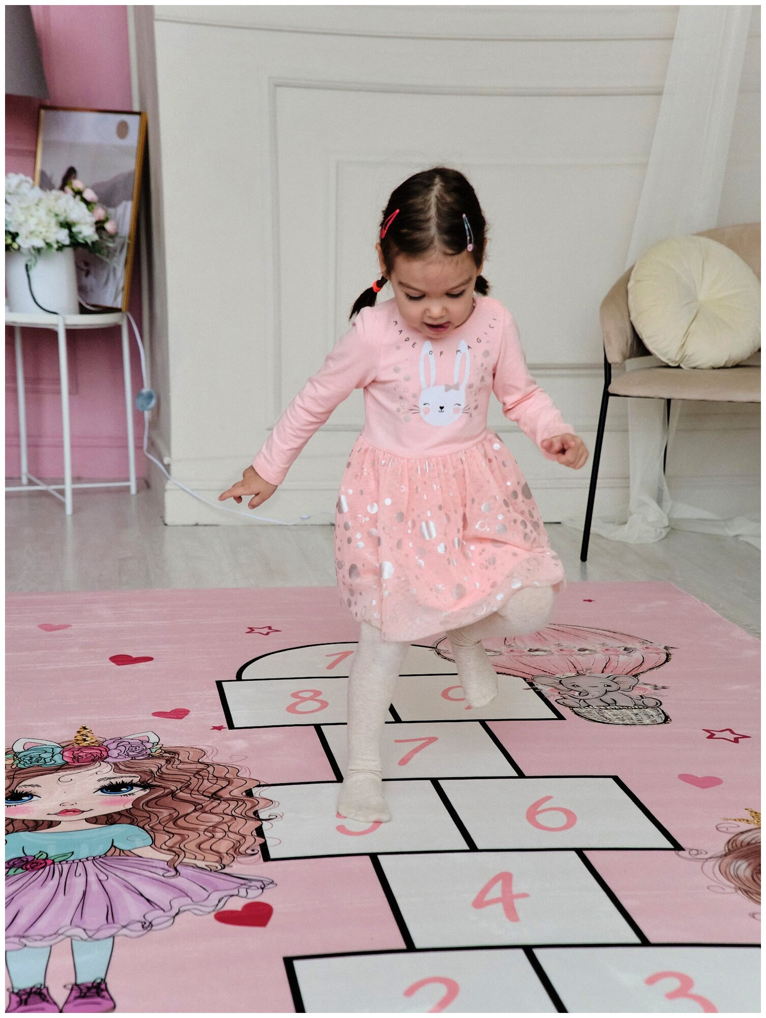 Ковер в детскую KIDS RUGS коврик для девочки с классиками, безворсовый, микрофибра, розовый 175х300 см. - фотография № 11