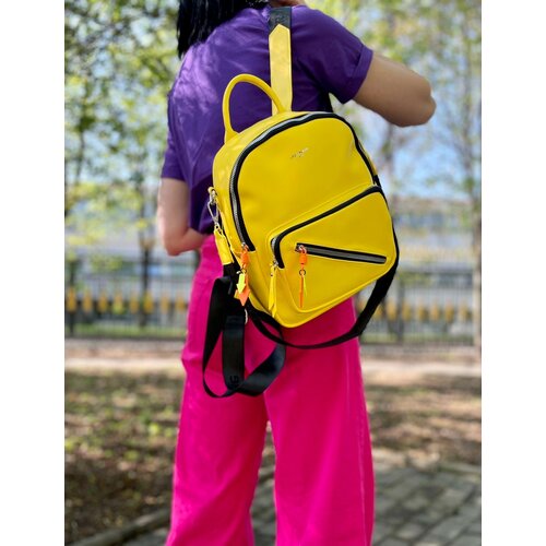 фото Рюкзак мягкий женский из экокожи johnny желтый