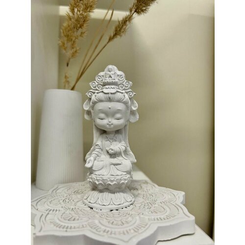 Статуэтка Богиня Гуань Инь на подставке звезда