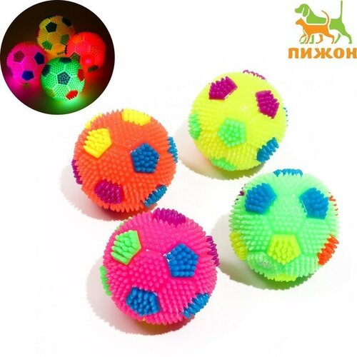 Мячик светящийся для собак Футбол, TPR, 6,5 см, микс цветов 1 шт