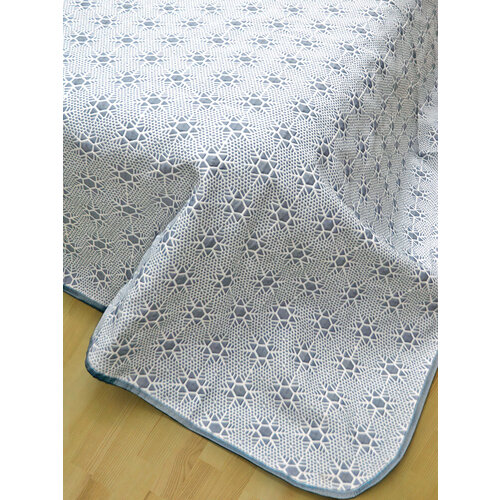 Покрывало 240х260 см, евро размер, жаккардовое, двухстороннее. Производство: Турция.