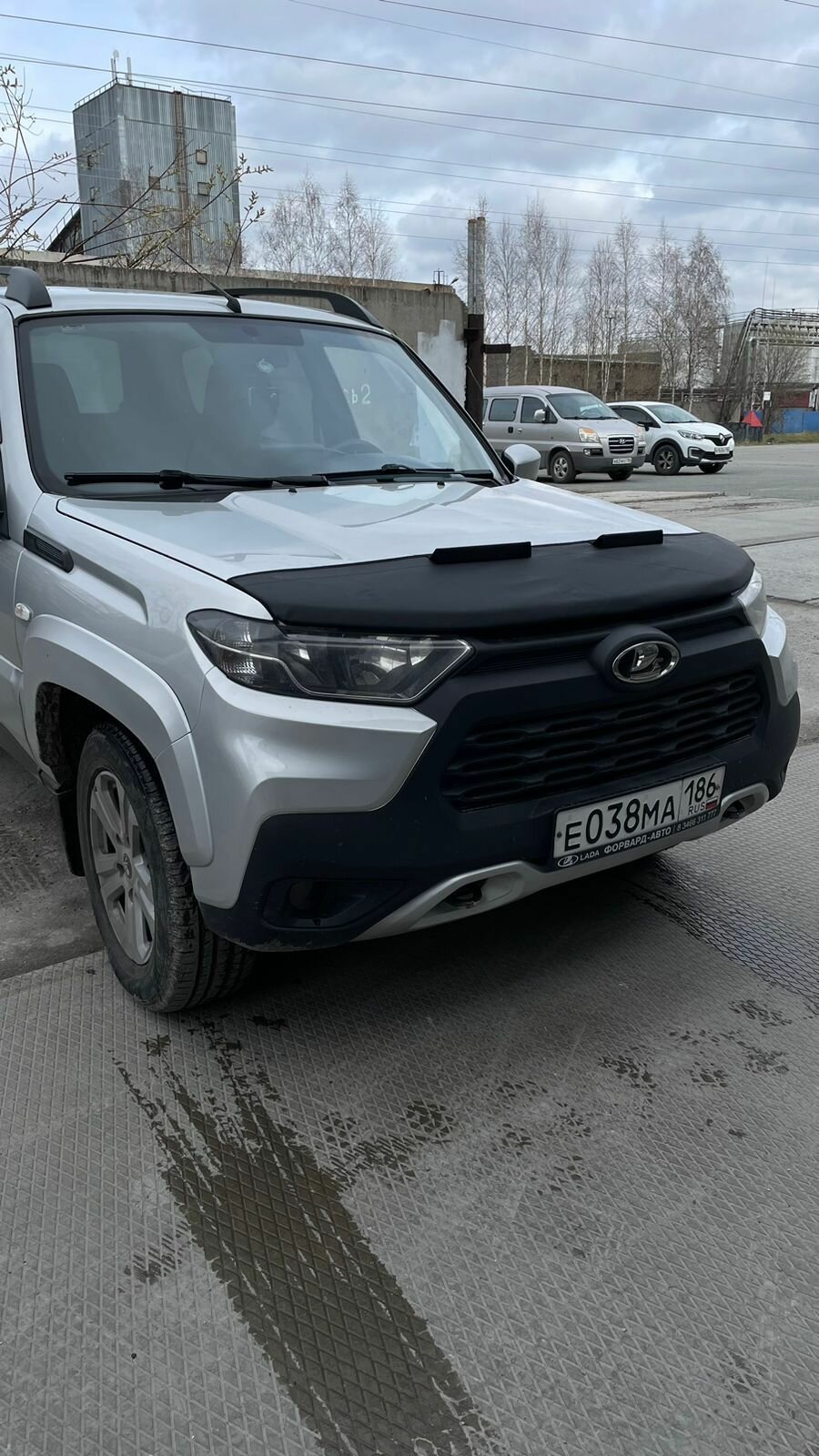 Дефлектор капота "Кожаный" для Lada Niva Travel от бренда "автостиль"
