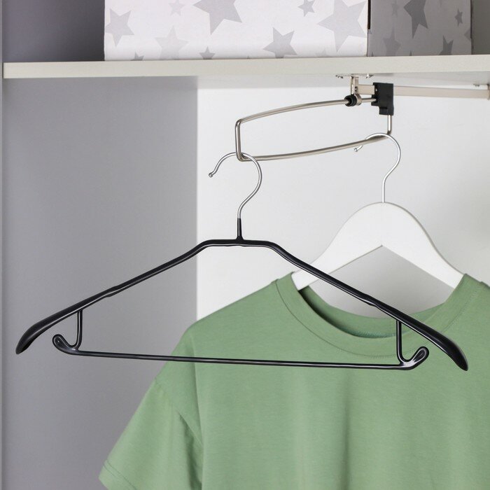 Вешалка-плечики для одежды Доляна, размер 46-48, антискользящее покрытие, широкие плечики, цвет чёрный, 44×20 см