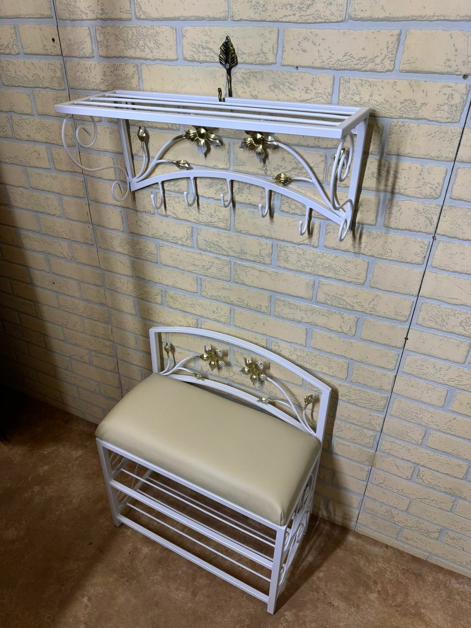 Кованая прихожая, вешалка + банкетка, Студия кованой мебели Нива, цвет белый/слоновая кость — фото 1