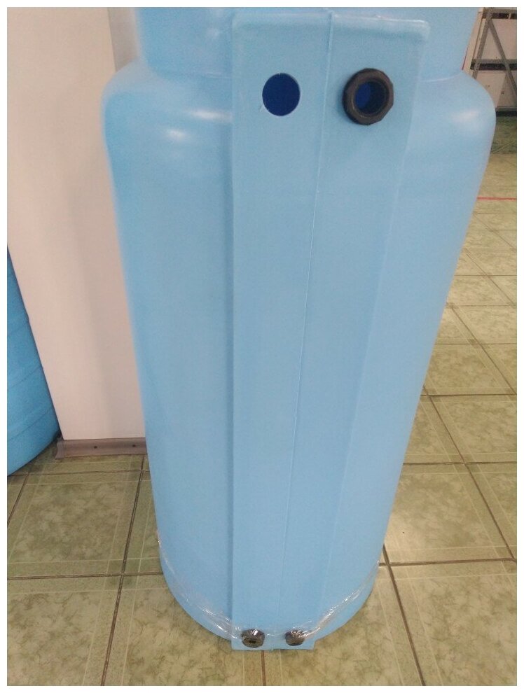 Бак пластиковый Combi W-2000 с поплавковым клапаном, штуцерами, синий - фотография № 4