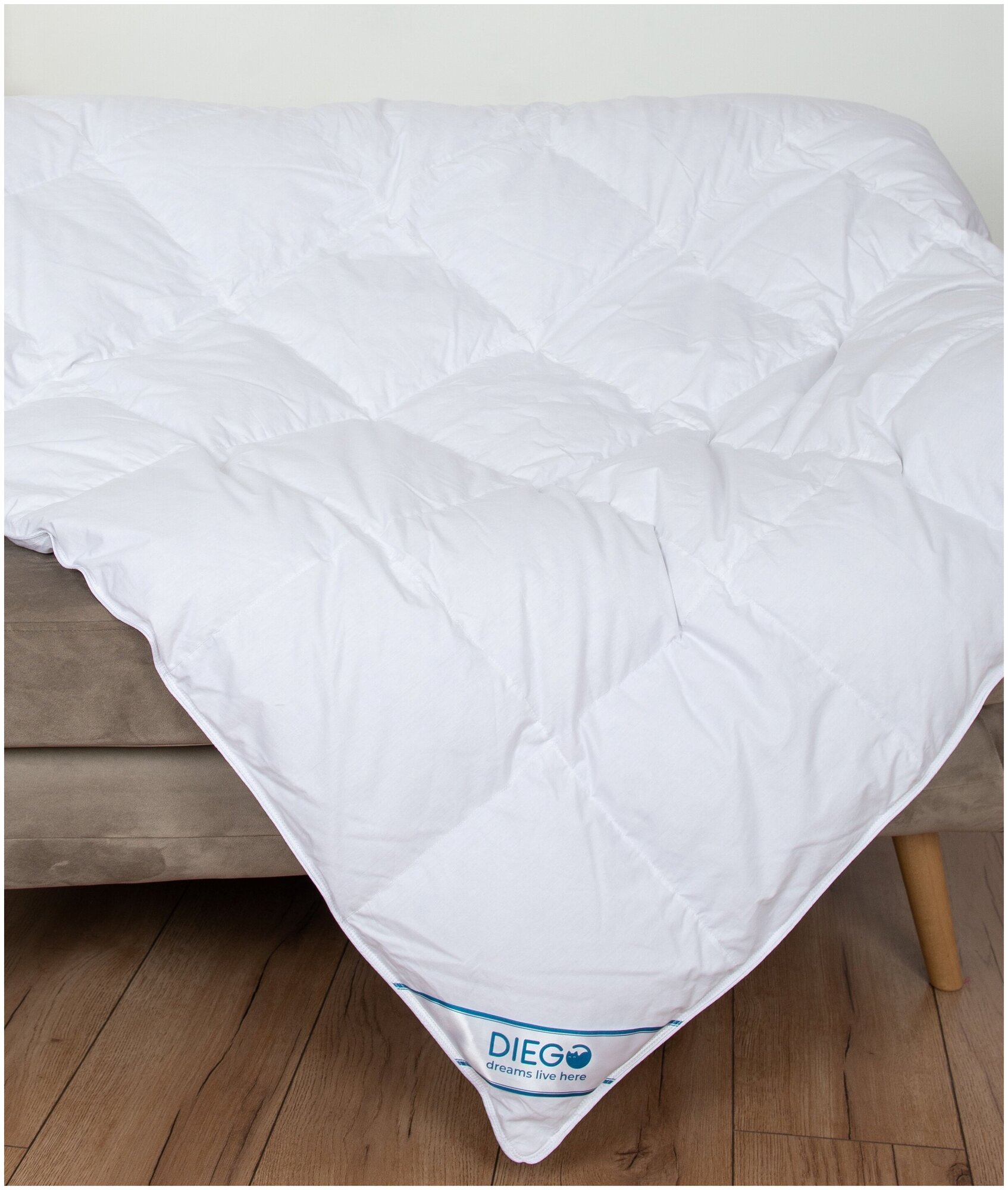Одеяло пуховое Диана размер евро 2 спальное 200х200 см всесезонное, мягкое, пух гусь, теплое, легкое, для взрослого, текстиль для дома для уюта - фотография № 2