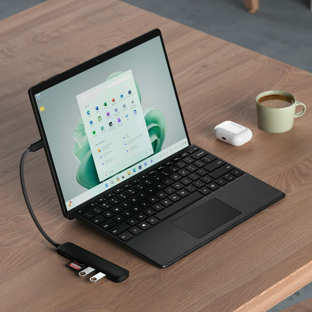 USB-хаб Satechi 6-in-1 USB-C Slim Multiport Adapter (Type-C, HDMI, 2x Type-A, SD, microSD), до 75 Вт, Черный Док-станция ST-P6SK - фото №5