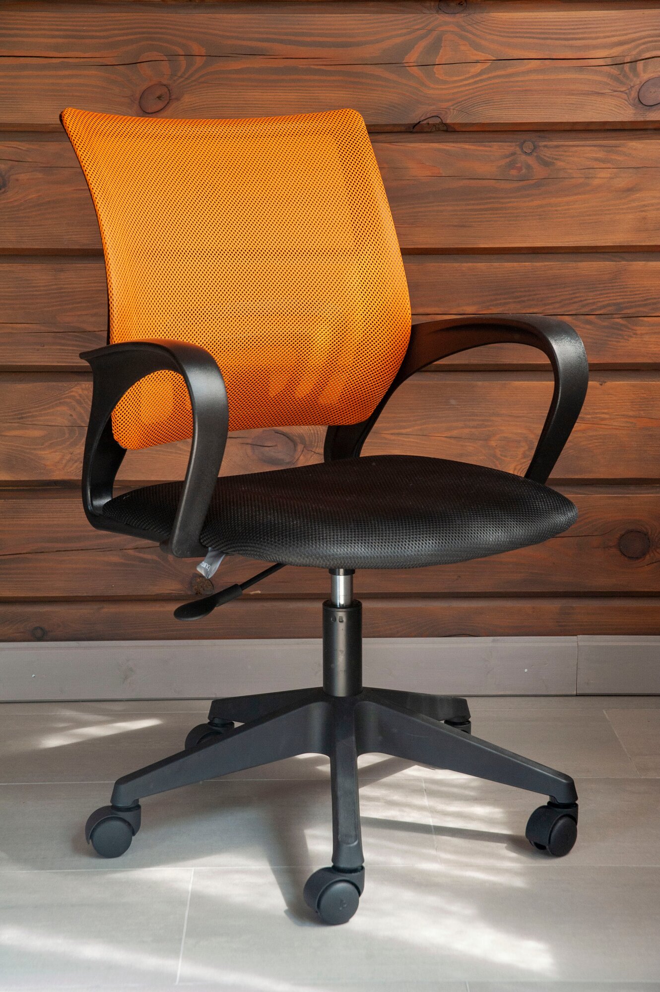 Кресло компьютерное офисное стул на колесиках Hesby Chair 2 оранжевое