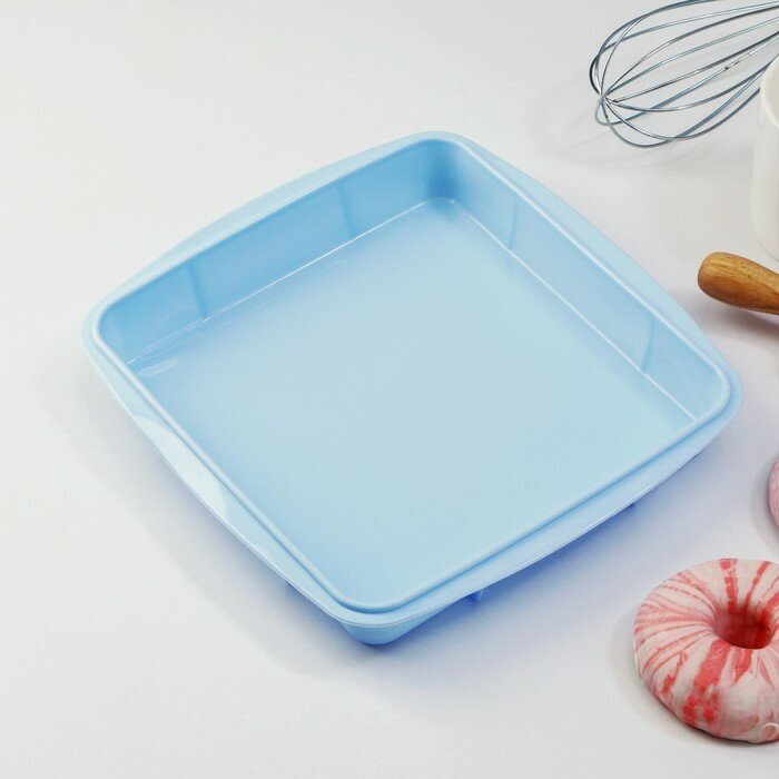 фото Форма силиконовая для выпечки Доляна «Квадрат», 22×23×3,5 см, внутренний размер 20×20 см, цвет голубой