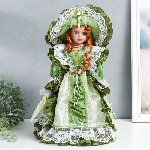 Кукла коллекционная керамика Леди Джулия в оливковом платье с кружевом 40 см кукла коллекционная керамика блондинка с кудрями зелёный наряд 40 см