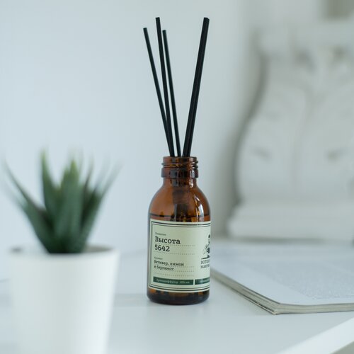 «Высота 5642» Аромадиффузор парфюм для дома с палочками 100 мл