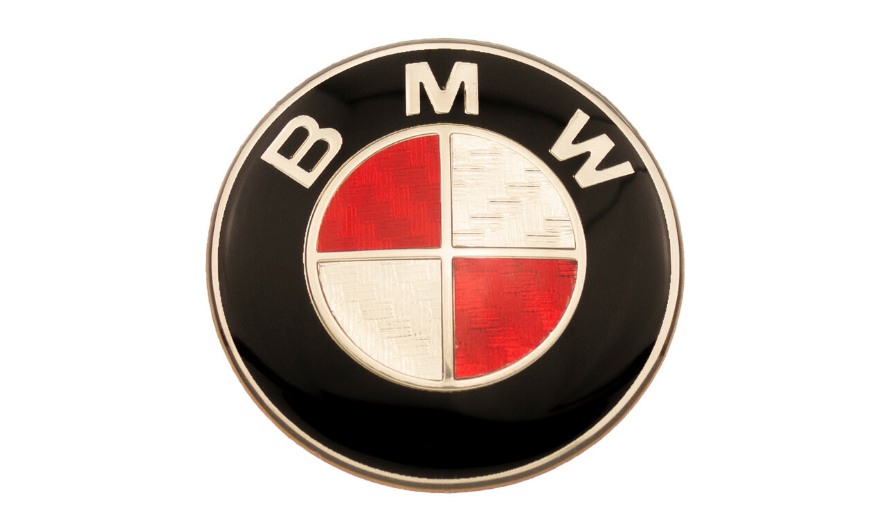 Эмблема на руль BMW красный карбон 45 мм