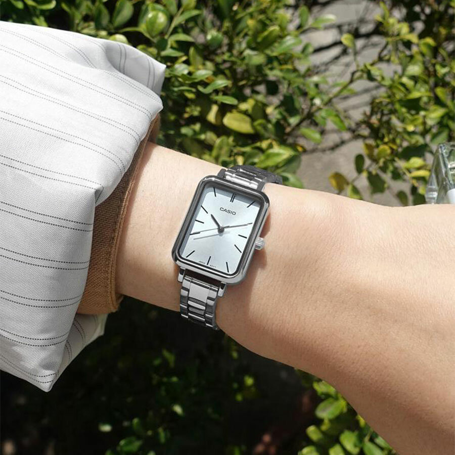 Наручные часы CASIO Collection, серебряный — фото 1