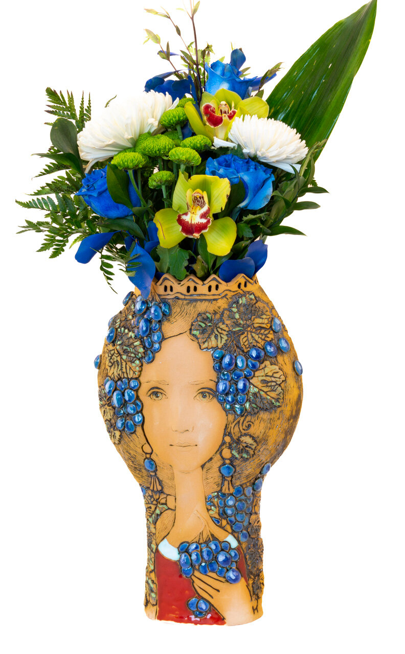 Девушка с виноградом ваза для цветов