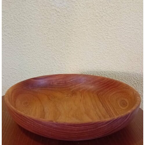 Тарелка из цельного вяза. Деревянная посуда.