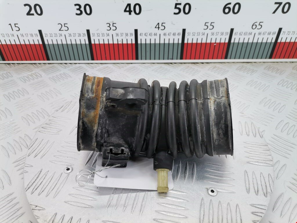 Патрубок воздушного фильтра (гофра инжектора) Mazda 6 GG L81313221A арт. 2041435