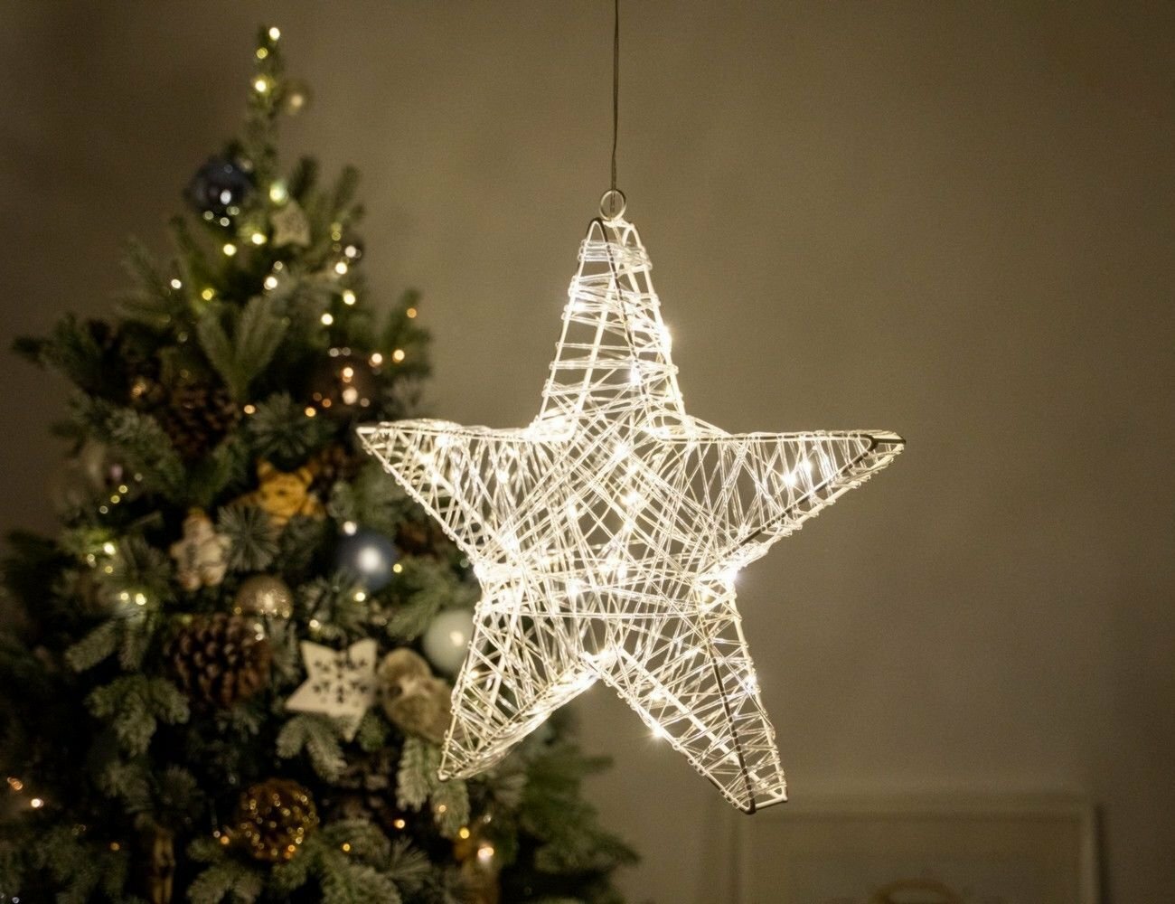 Светящаяся звезда, акриловые нити, 30 тёплых белых мини LED-огней, 30 см, таймер, батарейки, Koopman International
