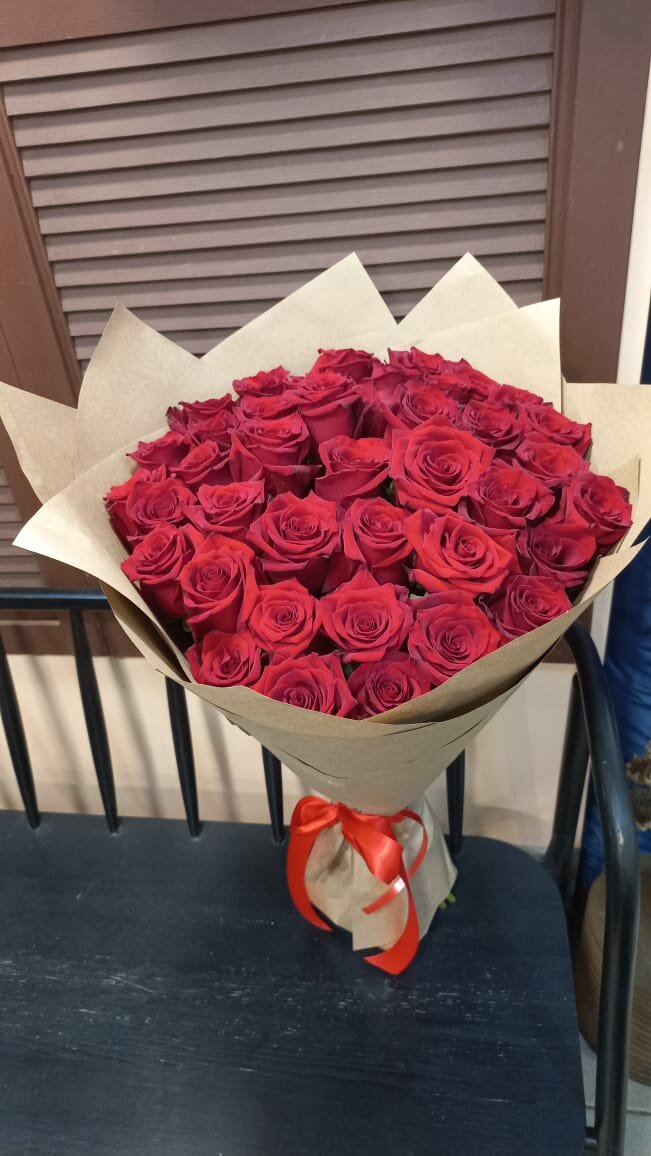 Букет из роз "Эксплорер" Эквадор 80 см