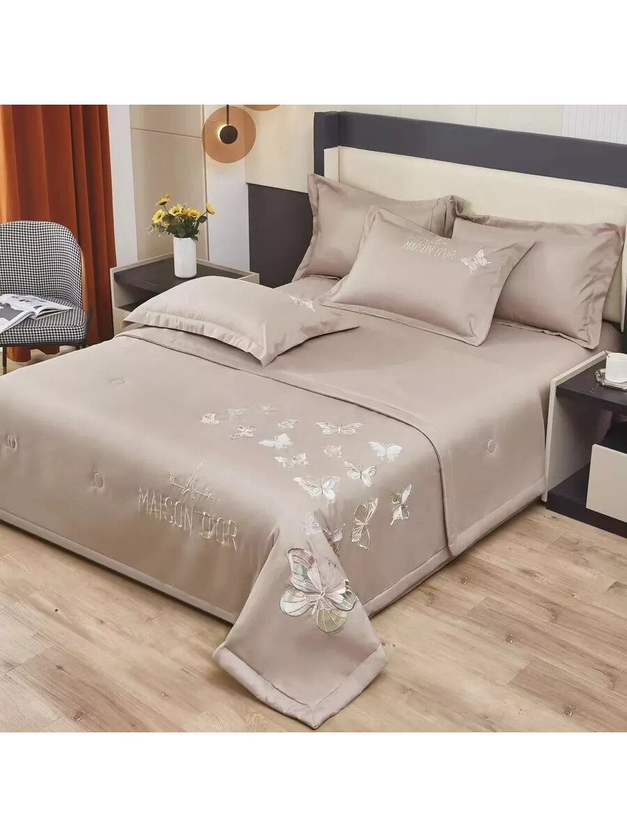 фото Постельное белье с одеялом Maison D'or