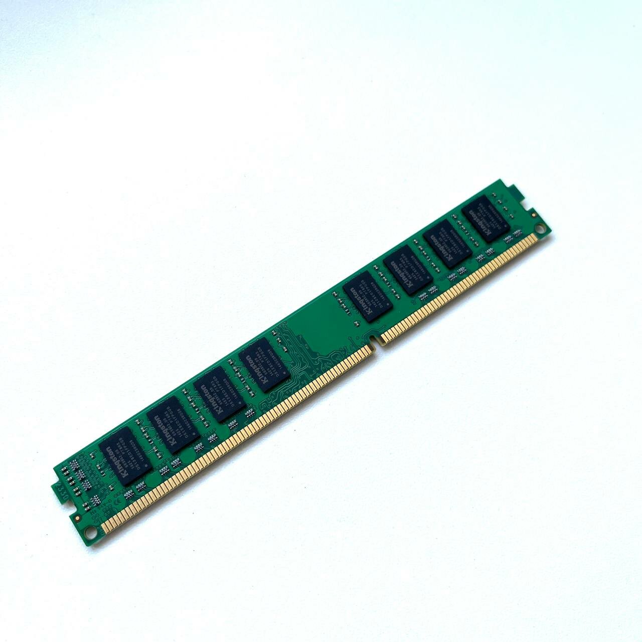 Оперативная память Kingston DDR3 8GB 1600Мгц 15v DIMM для ПК низкопрофильная