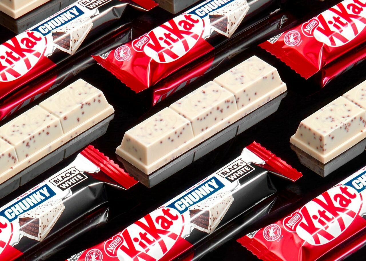 Шоколад Nestle KitKat Senses Black and White edition, 40гр - фото №5