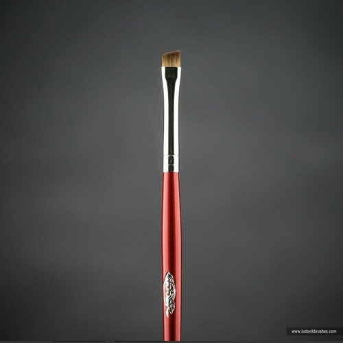 Кисть для макияжа Ludovik s20sc скошенная синтетическая 1000₽