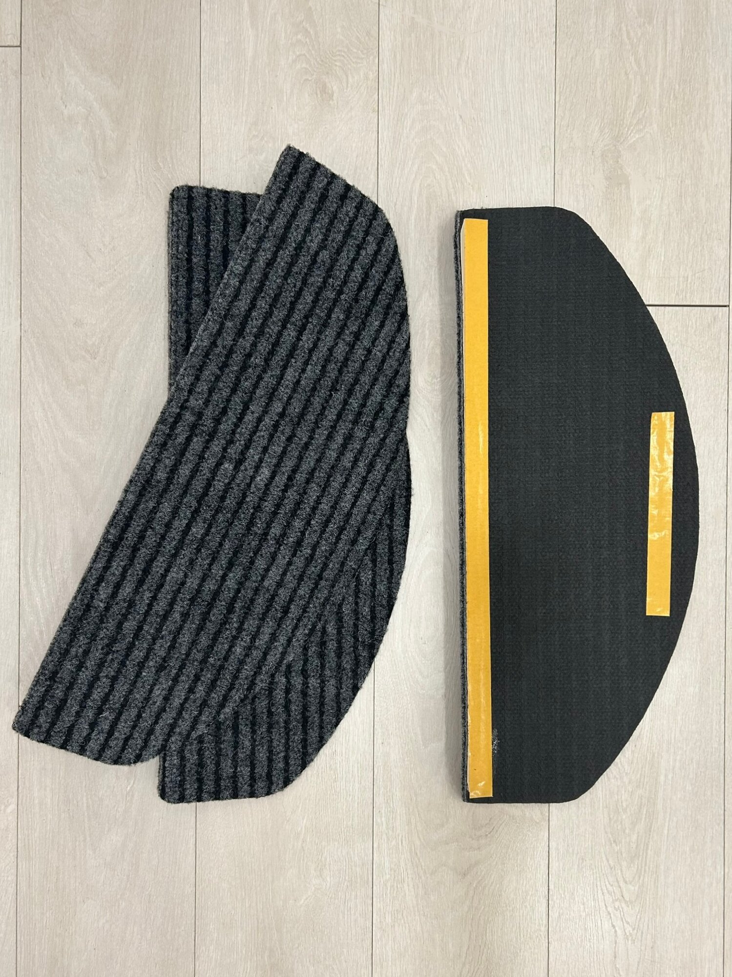 Накладка коврик ( 3 штуки ) на ступень самоклеящаяся противоскользящая черная