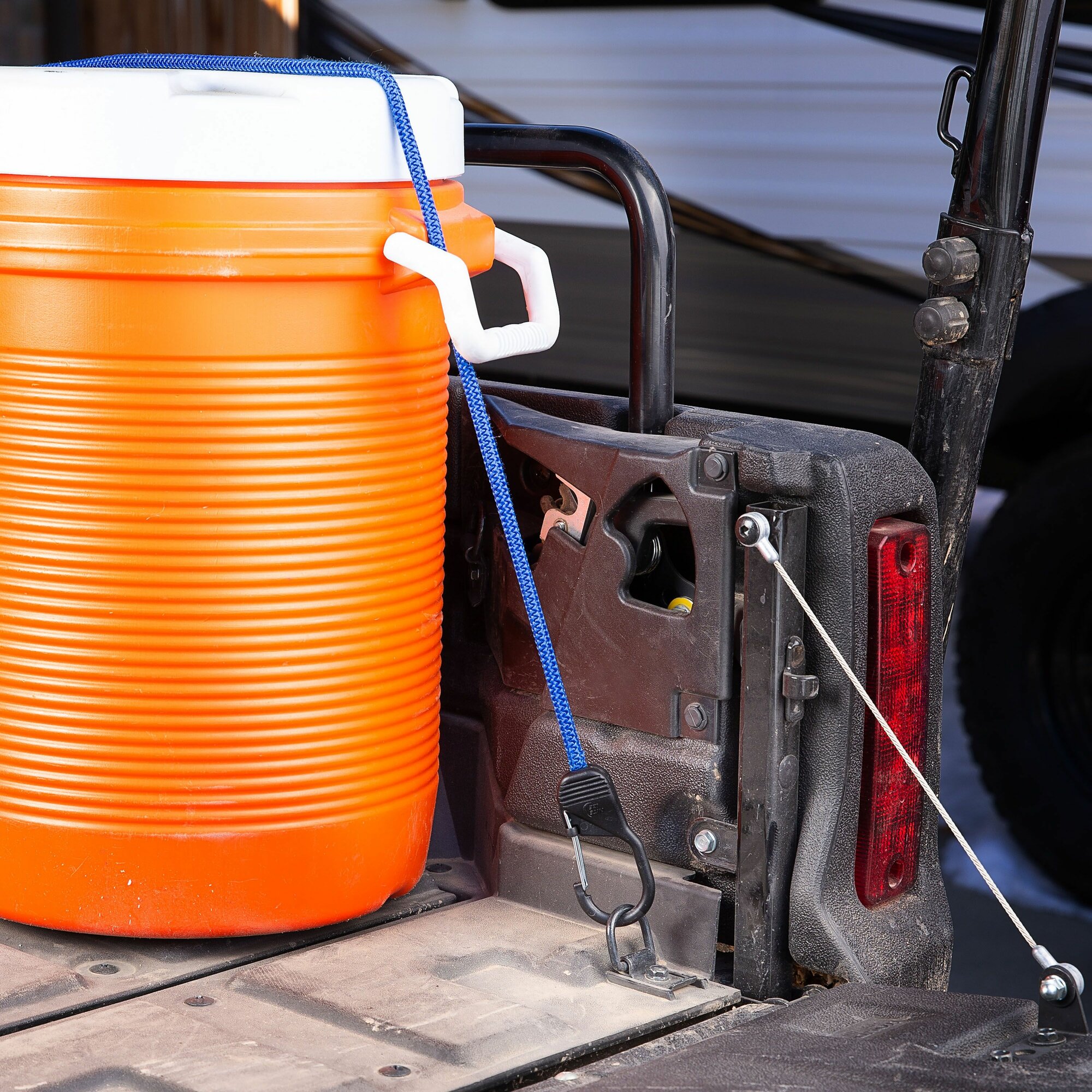 Эластичное крепление с карабином Nite Ize Slidelock Carabiner Bungee 36" — фото 1