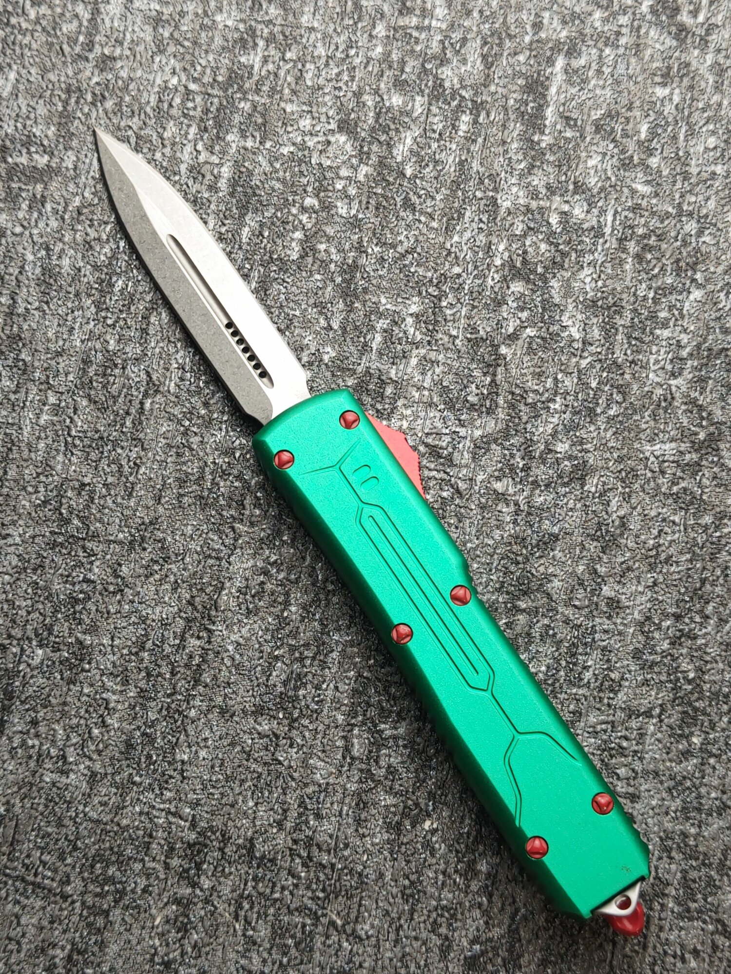 Нож автоматический складной фронтальный Microtech зеленый Dagger