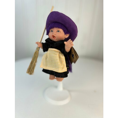 Пупс-мини Lamagik Ведьмочка, с фиолетовыми волосами, в клетчатом желтом переднике и фиолетовой шляпе, 18 см, арт. 138U-13