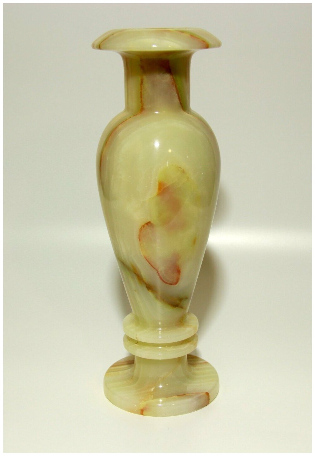 фото Ваза ручной работы из натурального камня Оникс высота 12 см x ширина 6 см.