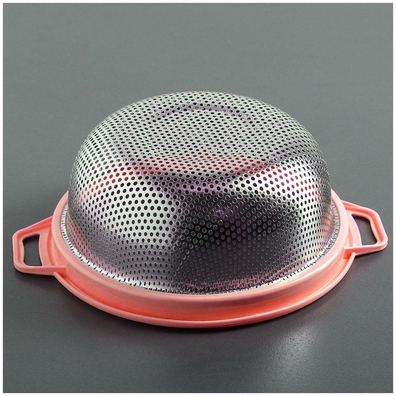 Дуршлаг из нержавеющей стали с пластиковым ободом, диаметр 24 см (розовый) - фотография № 3