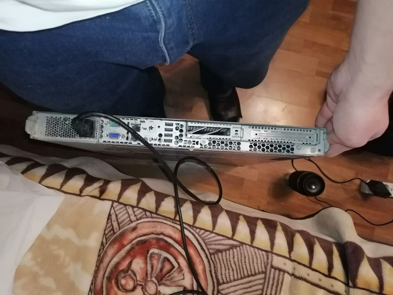 Сервер HP proliant DL120 G7